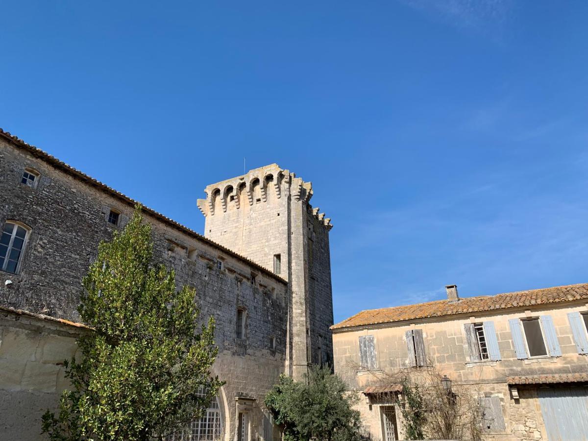 Gite De La Tour Des Abbes Fontvieille Bagian luar foto