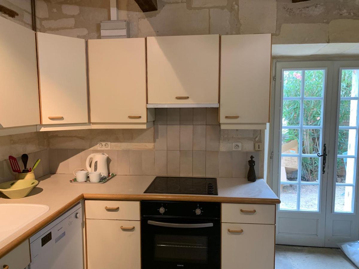 Gite De La Tour Des Abbes Fontvieille Bagian luar foto